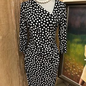 Great B&W Polka Dot dress !! 💕